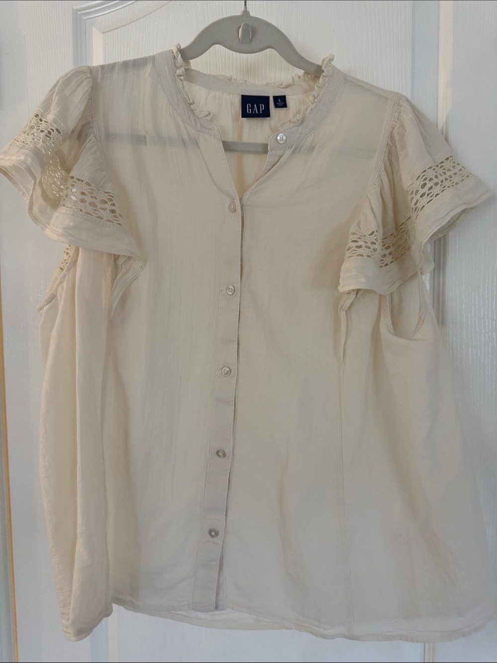 GAP Cream Button-Front Blouse with Crochet Ruffle Sleeves